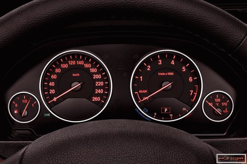 BMW 3 GT панель приборов