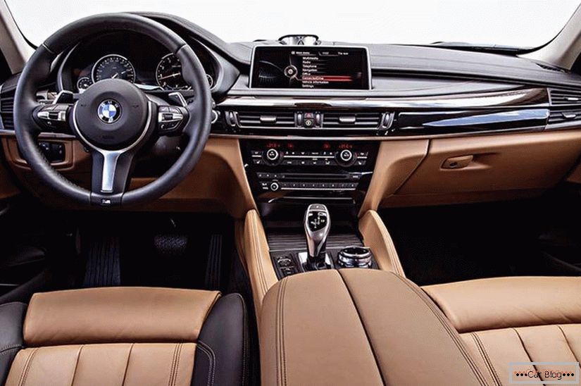 BMW X6 2015 року салон