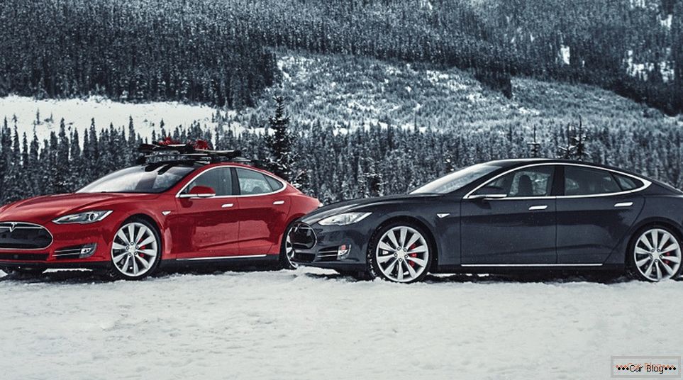 Дев'яносто тисяч Tesla Model S відгукуються виробником