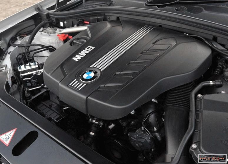 Дизельний мотор BMW X3 фото