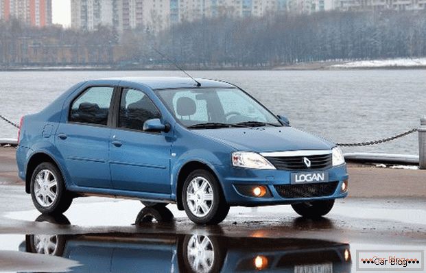 Популярний в Росії Renault Logan