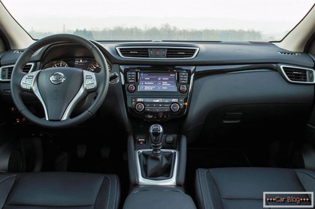 Салон автомобіля Nissan Qashqai дозволить насолодитися комфортом водієві та пасажирам