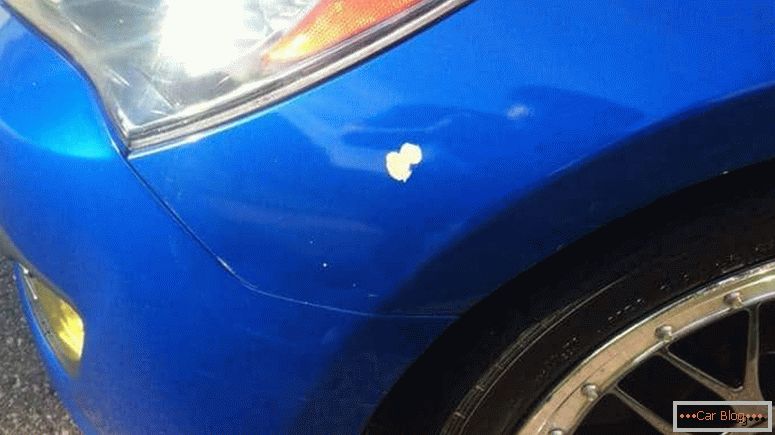 Невеликі пошкодження ЛКП автомобіля усуваються локальної фарбуванням