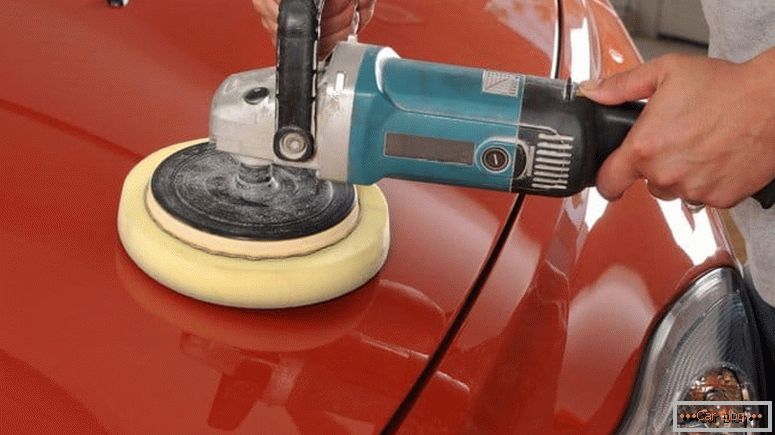 Полірування дозволяє приховати місце локальної фарбування автомобіля