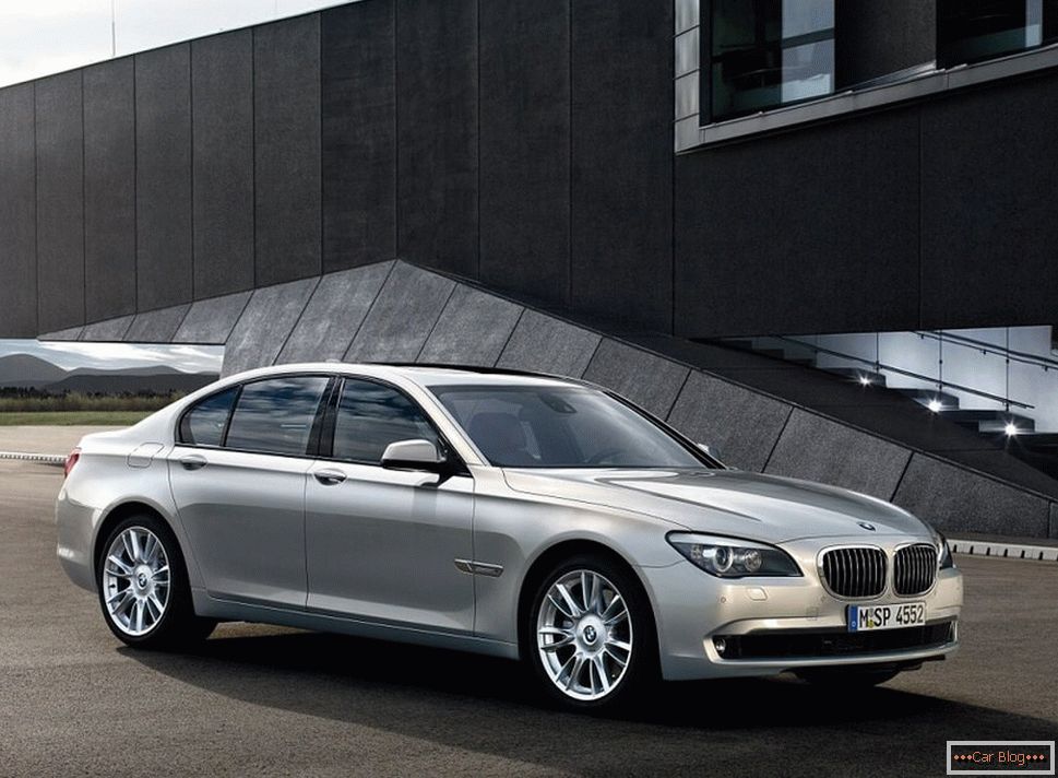 BMW 7 серія 2014 року