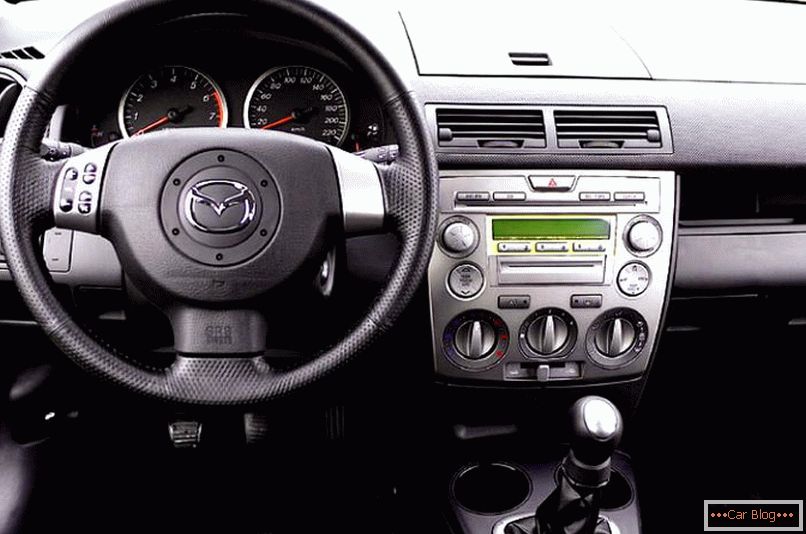 Mazda 2: японські традиції з 2002 року