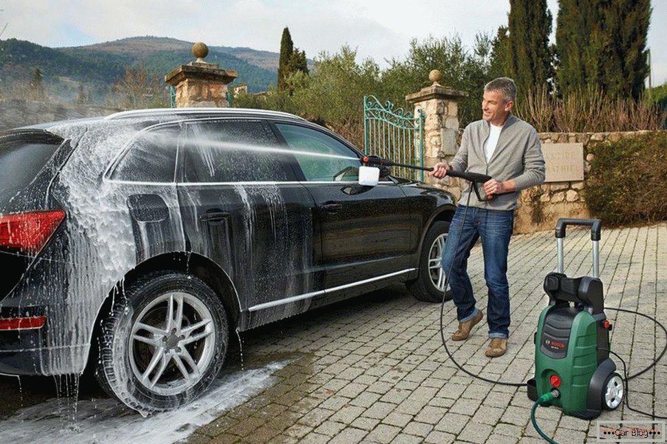 Ручна мийка автомобіля