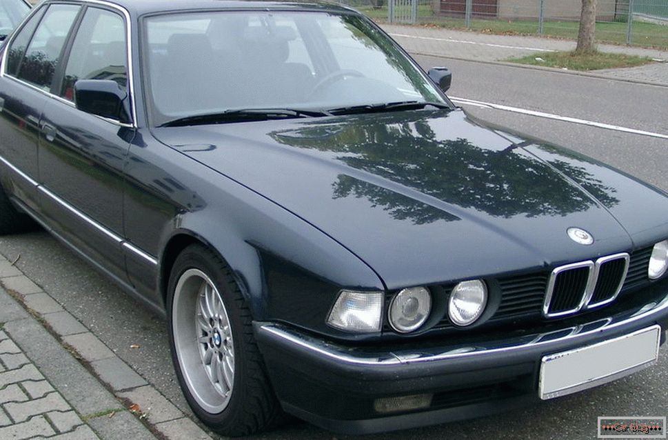BMW 7-серія