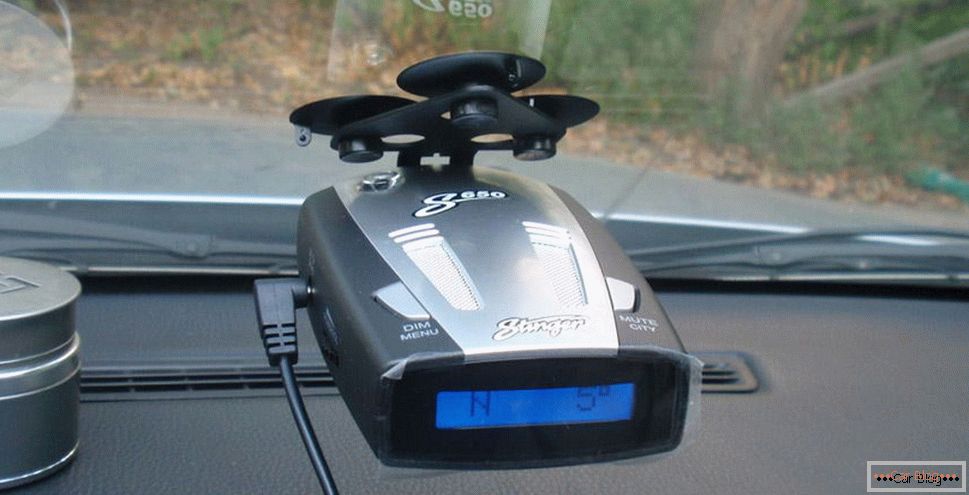 Радар-детектор в автомобиле
