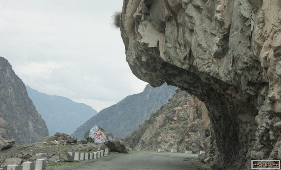 гірська дорога в Пакистані
