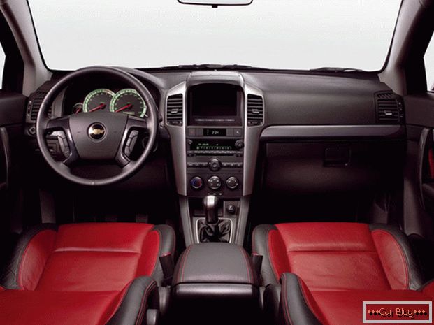 В автомобілі Шевроле Каптіва зроблена ставка на зручність використання керуючих елементів